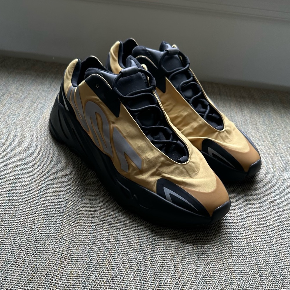 Adidas Yeezy Boost 700 MNVN - Honey Flux